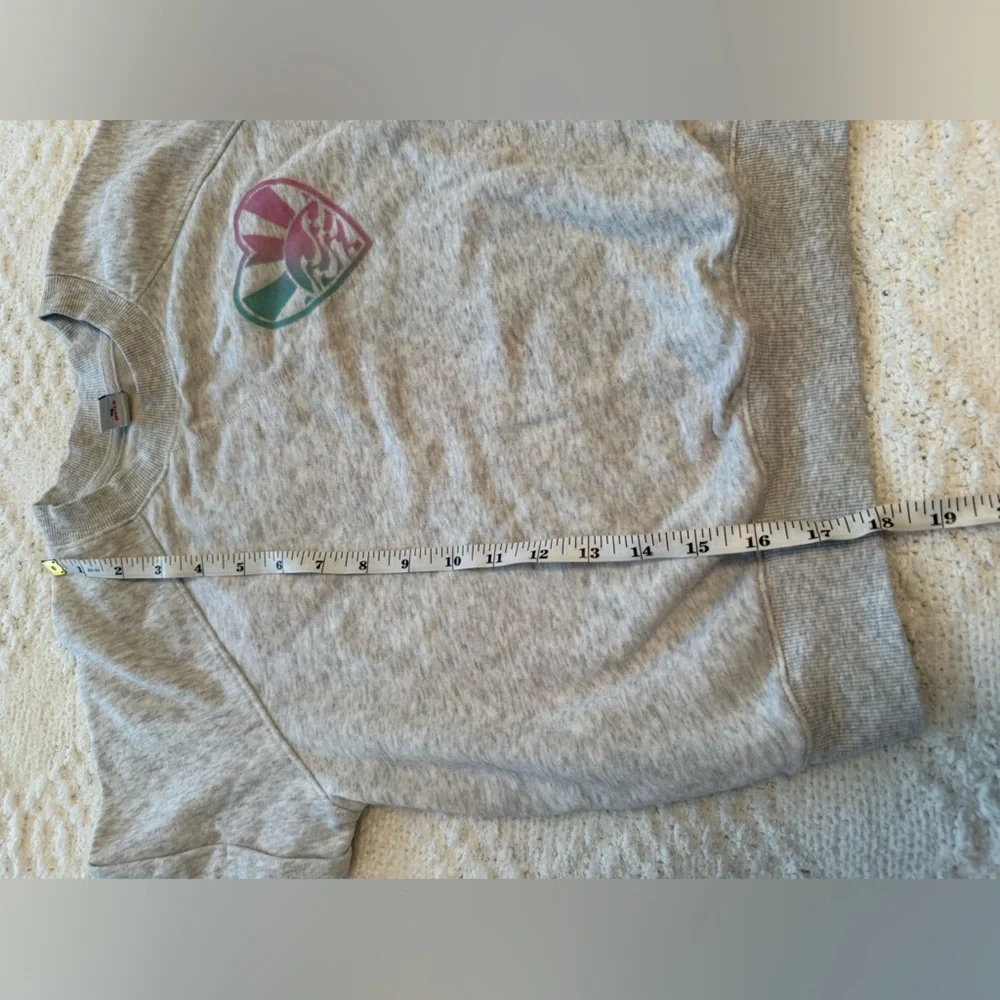 Old Navy Gray Kids Short Sleeve Sweatshirt with Multicolor Heart